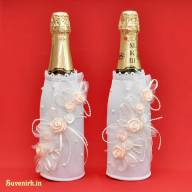 Свадебное шампанское с розами. Два платья